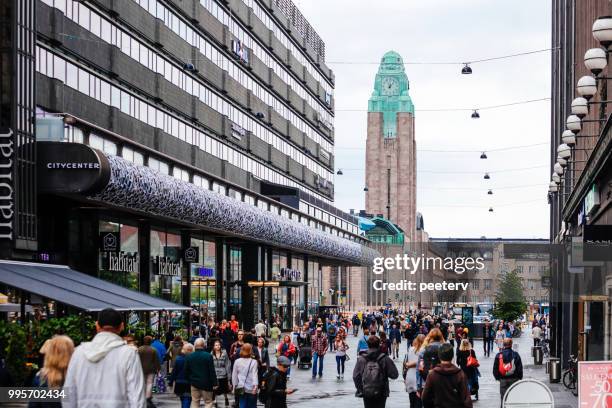 centrum van de stad - helsinki, finland - finse cultuur stockfoto's en -beelden