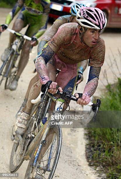 (Italy's Vincenzo Nibali rides on the "strade bianche" of Tuscany during the seventh stage of the 93rd Giro d'Italia going from Carrara to Montalcino...