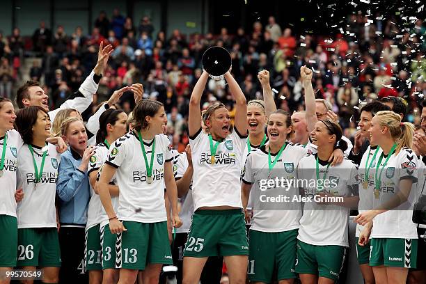 Alexandra Popp of Duisburg celebrates with team mates after winning DFB Women's Cup final match between FCR 2001 Duisburg and FF USV Jena at...