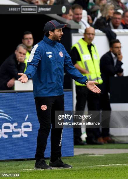 Mainz coach Sandro Schwarz pictured during the German Bundesliga football match between VfL Wolfsburg and 1. FSV Mainz 05 at the Volkswagen-Arena in...