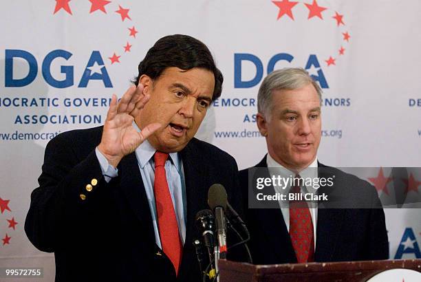 Gov. Bill Richardson, D-N.M., and DNC chairman Howard Dean hold a news conference to discuss Democratic gains in Governors seats in the 2006 election...