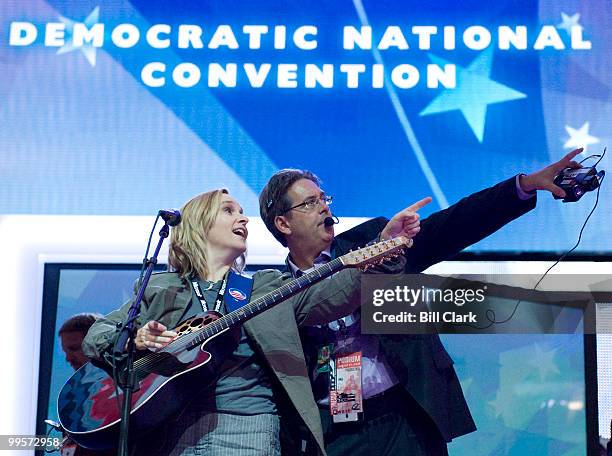 Melissa Etheridge does her sound check before the start of day 3 of the 2008 Democratic National Convention at the Pepsi Center in Denver, Colo., on...