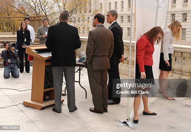 From left, former Sen. John Breaux, D-La., chairman of the Community Power Alliance, Rep. Zach Wamp, R-Tenn., and Rep. Mark Udall, D-Colo.,...