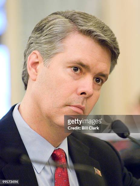 Commissioner Robert McDowell testifies during the Senate Commerce, Science and Transportation Committee hearing on the FCC on Thursday, Dec. 13, 2007.