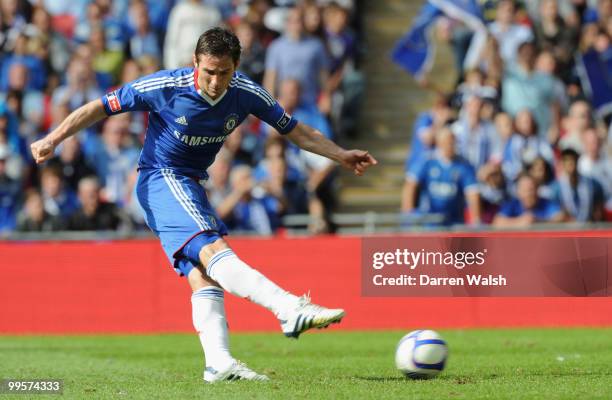 Frank Lampard of Chelsea takes and subsequently misses a penalty kick during the FA Cup sponsored by E.ON Final match between Chelsea and Portsmouth...