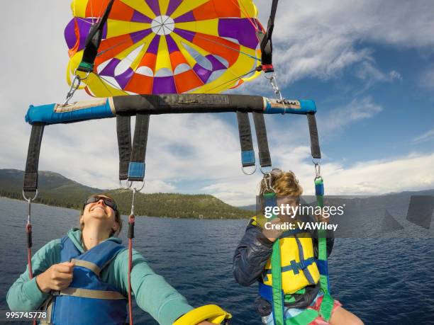 dcim-100gopro-g0104283. jpg jpg - parasailing imagens e fotografias de stock