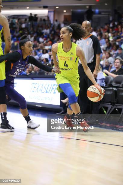 Skylar Diggins-Smith of the Dallas Wings handles the ball against the Phoenix Mercury on July 10, 2018 at the College Park Center in Arlington,...