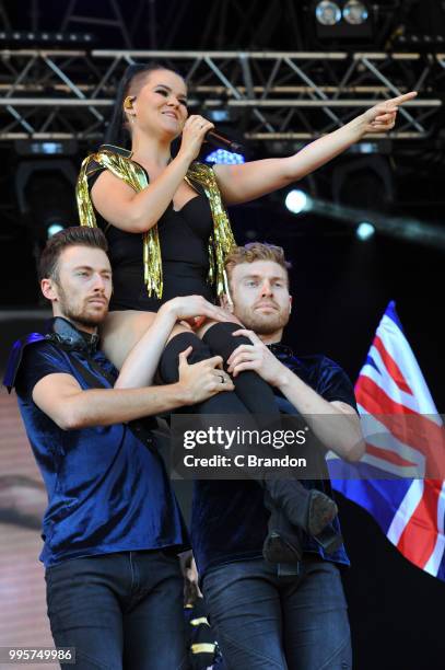 Saara Aalto performs on stage during Day 1 of Kew The Music at Kew Gardens on July 10, 2018 in London, England.