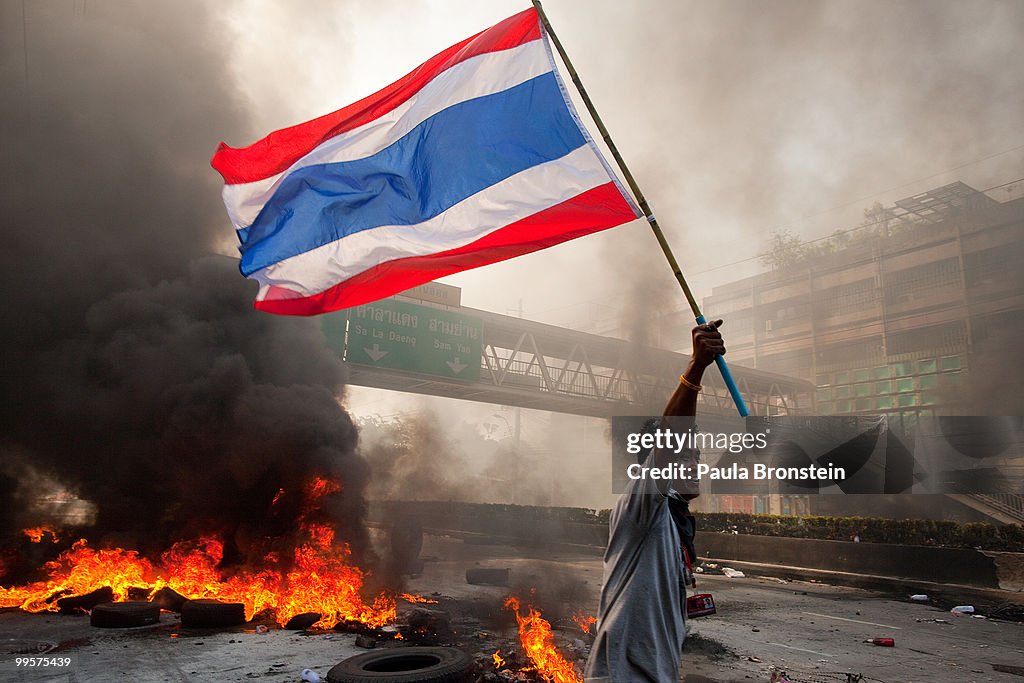 Violence Hits Bangkok As Military Crackdown