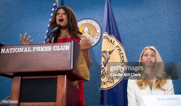 From left, supermodels Beverly Johnson and Kim Alexis participate in the briefing on "Supermodel Stars of 'She's Got the Look' Shattering Baby Boomer...