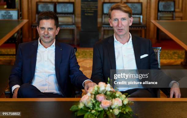 Married couple Holger Riemenschneider and Dieter Jupe pictured after getting married at the town hall in Hamburg, Germany, 1 October 2017. Photo:...