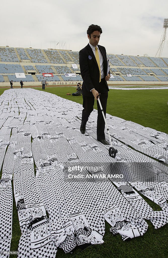 Guiness World Records representative Jac