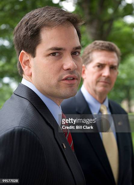 From left, U.S. Senate candidate and former Florida House Speaker Marco Rubio, R-Fla., and Sen. Jim DeMint, R-S.C., speak to reporters in Upper...