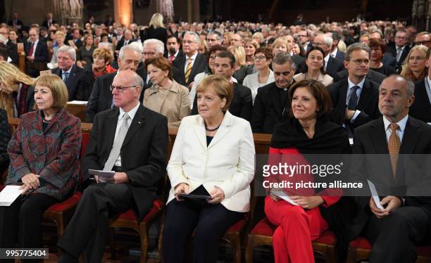 Gertrud Lammert , the outgoing president of the German Bundestag Norbert Lammert, German Chancellor Angela Merkel , the Rhineland-Palatinate's...