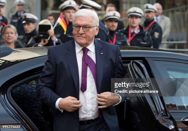 Bundespräsident Frank-Walter Steinmeier kommt am zur Zentralen Feier zum Tag der Deutschen Einheit in Mainz . Die Feier steht unter dem Motto...