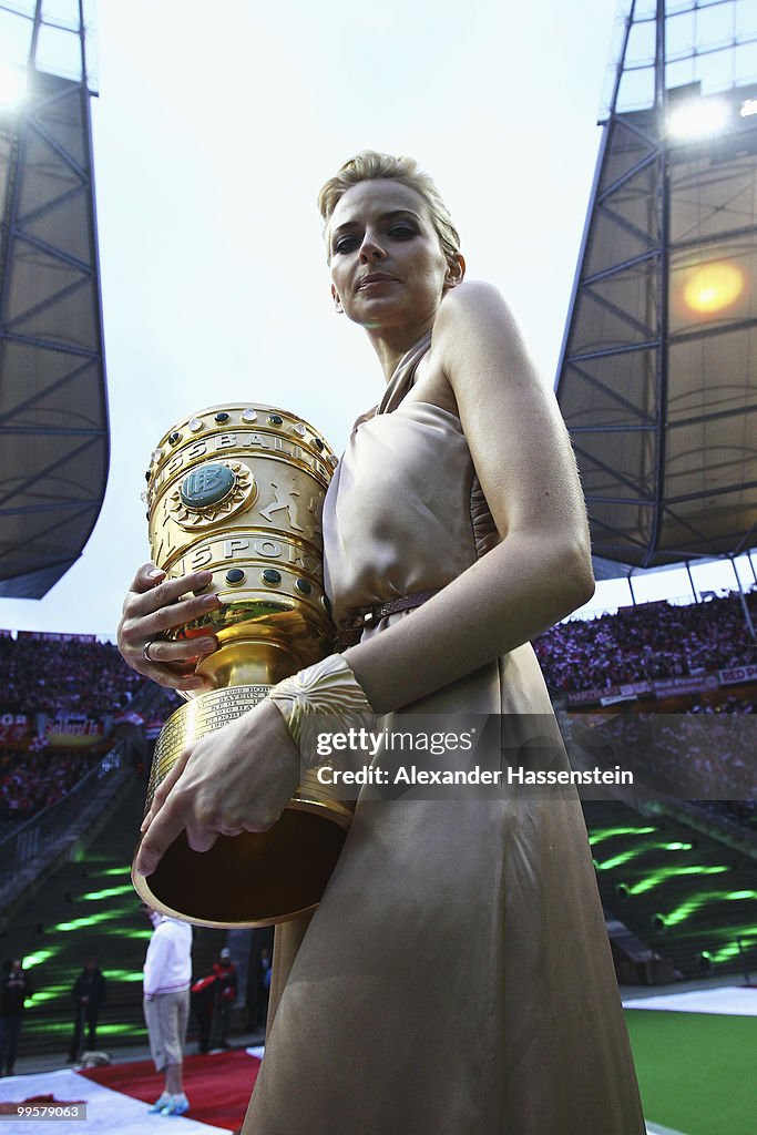 Werder Bremen v Bayern Muenchen - DFB Cup Final