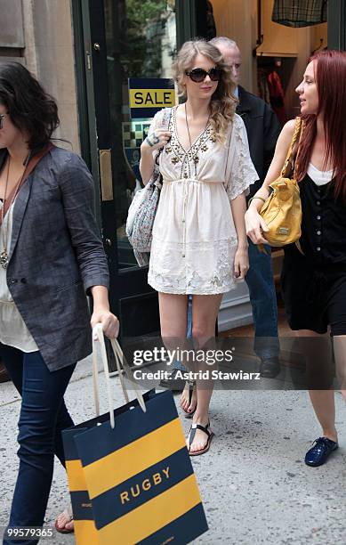 Singer Taylor Swift shops at Rugby on May 15, 2010 in New York City.