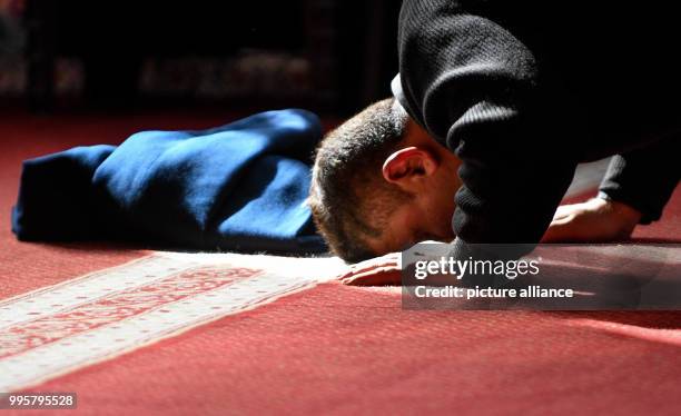 Muslim praying at the Centrum Moschee in Hamburg, Germany, 3 October 2017. Mosques across Germany opened their doors on 3 October for the nationwide...