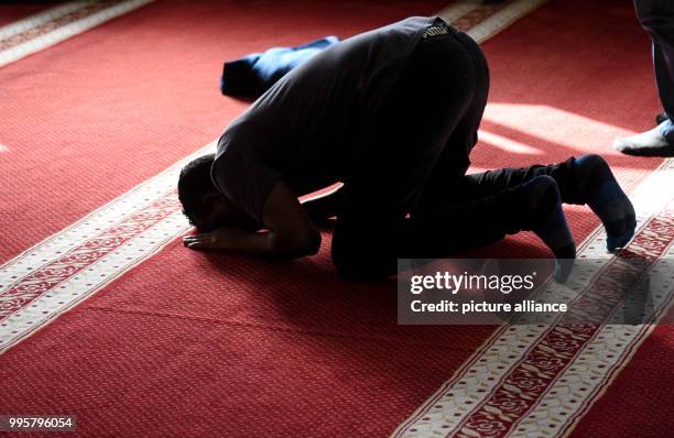 Muslim praying at the Centrum Moschee in Hamburg, Germany, 3 October 2017. Mosques across Germany opened their doors on 3 October for the nationwide...