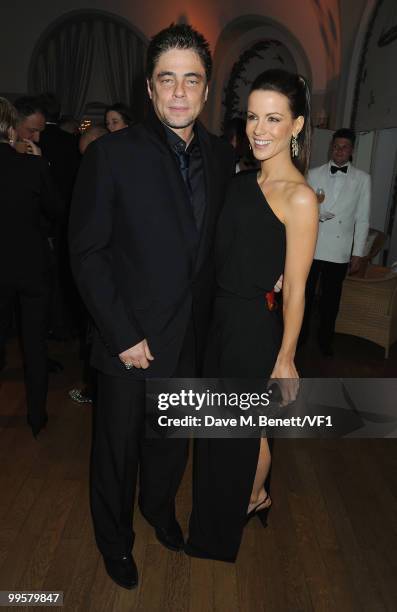 Actor Benicio del Toro and actress Kate Beckinsale attend the Vanity Fair and Gucci Party Honoring Martin Scorsese during the 63rd Annual Cannes Film...