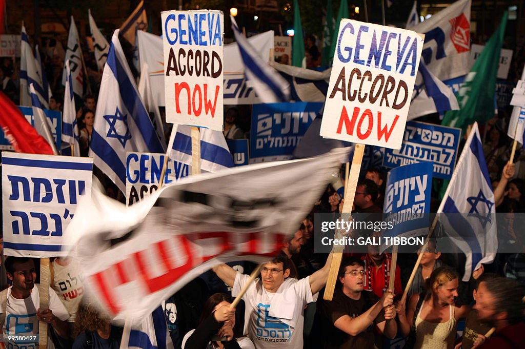 Israeli left-wing activists protest in d