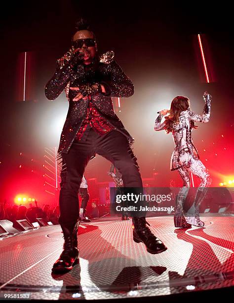 Singers Will.i.am and Fergie of the US-American hip-hop band Black Eyed Peas perform live during a concert at the O2 World on May 15, 2010 in Berlin,...