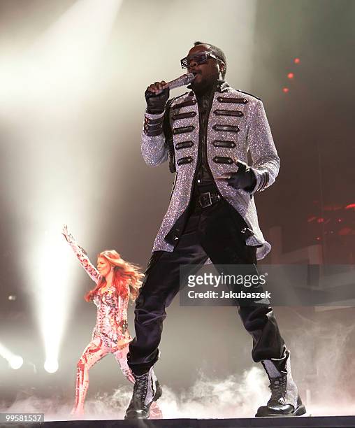 Singers Will.i.am and Fergie of the US-American hip-hop band Black Eyed Peas perform live during a concert at the O2 World on May 15, 2010 in Berlin,...