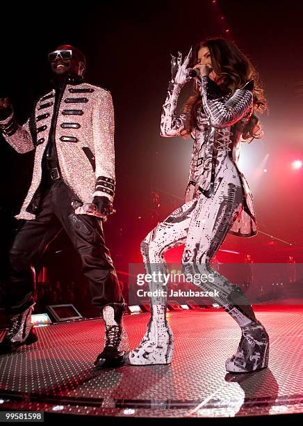 Singers Will.i.am and Fergie of the US-American hip-hop band Black Eyed Peas perform live during a concert at the O2 World on May 15, 2010 in Berlin,...