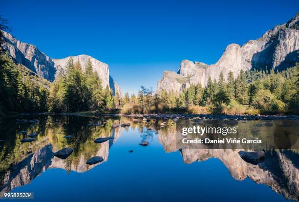 typical view of the yosemite national park. - yosemite daniel stock-fotos und bilder