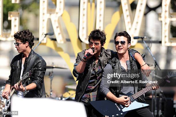 The Jonas Brothers perform live at the Grove to kick off the summer concert series on May 15, 2010 in Los Angeles, California.