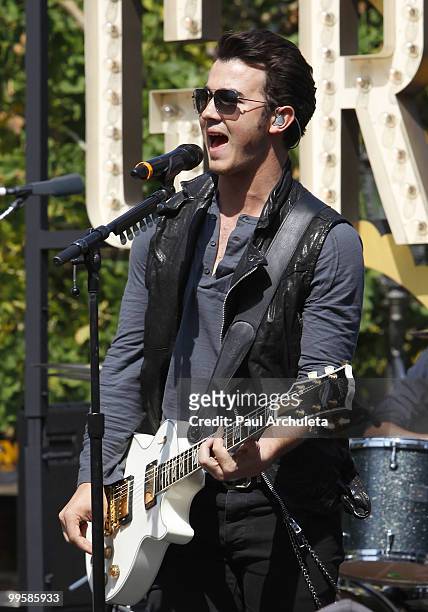 Kevin Jonas performs at the Jonas Brother's summer tour kickoff at The Grove on May 15, 2010 in Los Angeles, California.