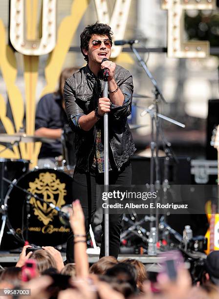 Musician Joe Jonas performs live at the Grove to kick off the summer concert series on May 15, 2010 in Los Angeles, California.