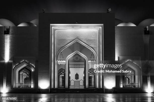 islamic architecture - qatar door stock pictures, royalty-free photos & images