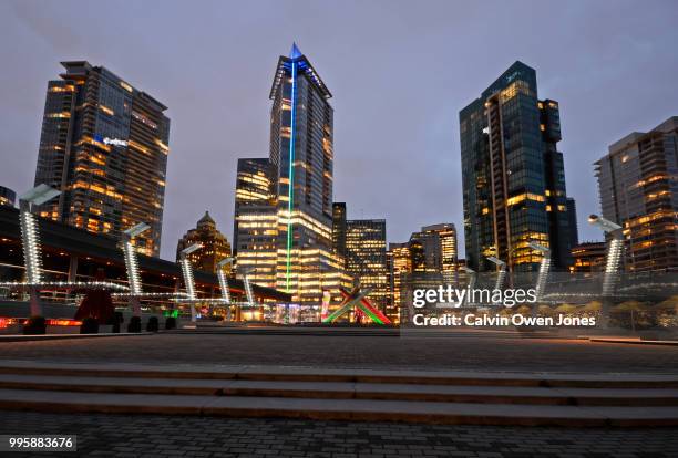 coal harbour, vancouver, canada, at twilight - coal harbour stock pictures, royalty-free photos & images