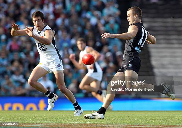 Robbie Gray of the Power kicks the ball during the round eight AFL match between the Port Adelaide Power and the Carlton Blues at AAMI Stadium on May...