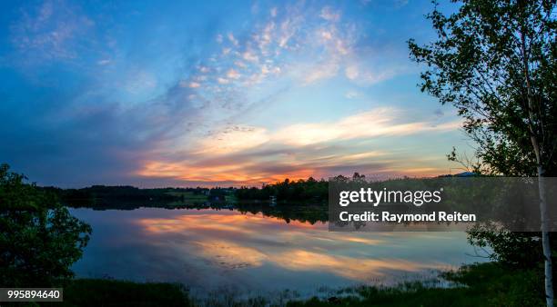 peaceful sunset - reifen stock pictures, royalty-free photos & images