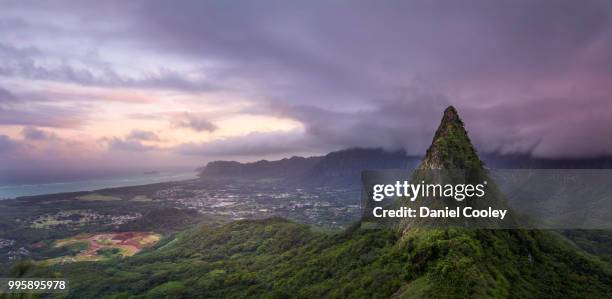 third peak of olomana - cooley mountains stock pictures, royalty-free photos & images