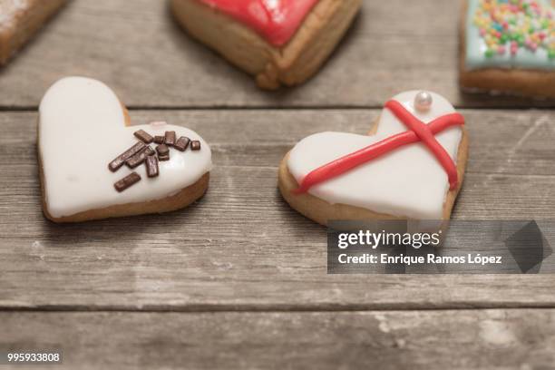 close-up of delicious baked valentine's cookies - animal internal organ stockfoto's en -beelden