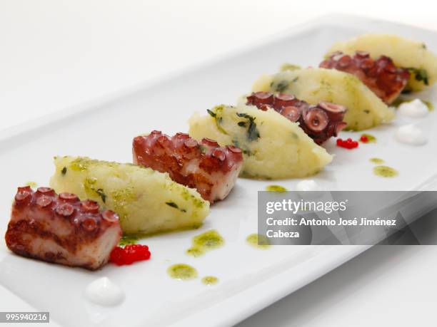 close up of grilled octopus appetizer - cabeza stock pictures, royalty-free photos & images