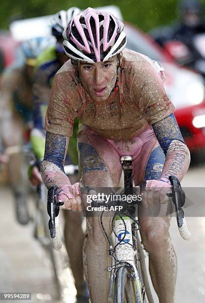 (Italy's Vincenzo Nibali rides on the "strade bianche" of Tuscany during the seventh stage of the 93rd Giro d'Italia going from Carrara to Montalcino...