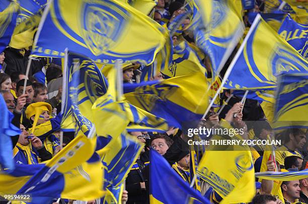 Clermont-Ferrand supporters cheer their team up during the French Top 14 semi final rugby union match Clermont-Ferrand versus Toulon at the...