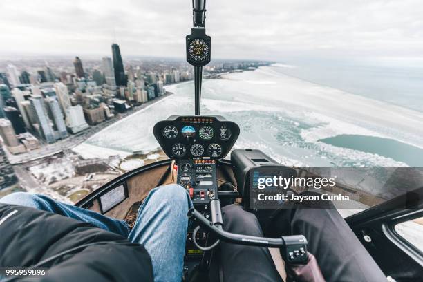 chicago helicopter views - auto cockpit stock pictures, royalty-free photos & images