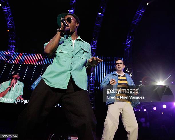 O.B and Rivers Cuomo perform at KIIS FM's 2010 Wango Tango Concert at Staples Center on May 15, 2010 in Los Angeles, California.