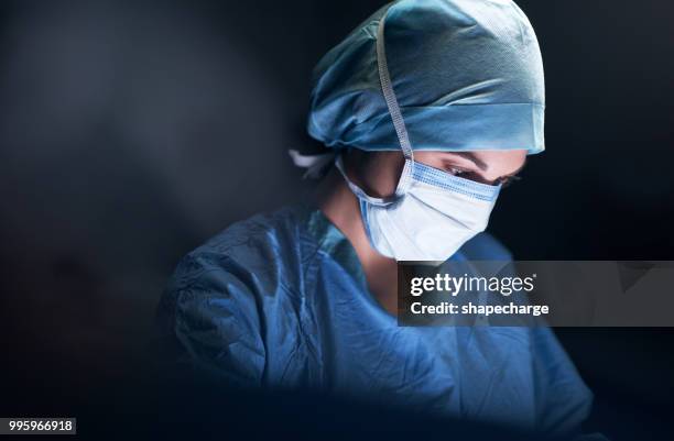 she's one of the most notable in her profession - centro cirurgico imagens e fotografias de stock