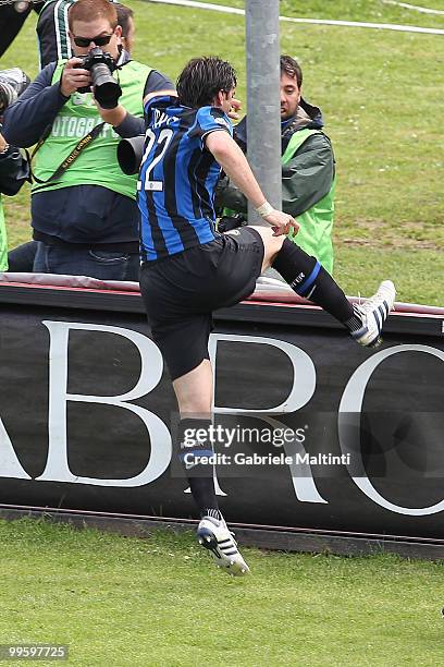 Diego Milito of Inter Milan celebrates the goal during the Serie A match between AC Siena and FC Internazionale Milano at Stadio Artemio Franchi on...