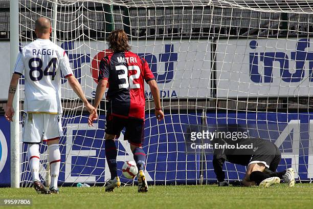 Daniele Ragatzu of Cagliari scores a goal during the Serie A match between Cagliari Calcio and Bologna FC at Stadio Sant'Elia on May 16, 2010 in...