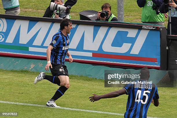 Diego Milito of FC Internazionale Milano celebrates the goal during the Serie A match between AC Siena and FC Internazionale Milano at Stadio Artemio...