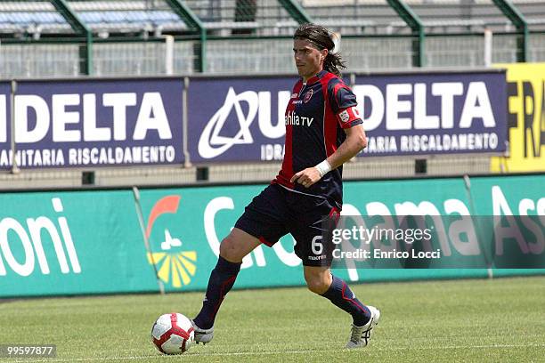 Diego Lopez of Cagliari during the Serie A match between Cagliari Calcio and Bologna FC at Stadio Sant'Elia on May 16, 2010 in Cagliari, Italy.