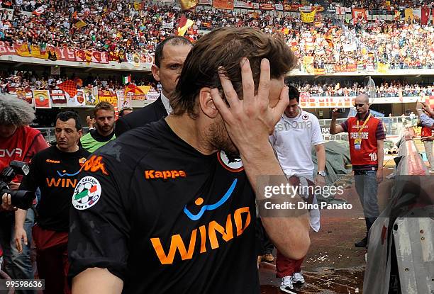 Francesco Totti of Roma shows his dejection at the end Serie A match between AC Chievo Verona and AS Roma at Stadio Marc'Antonio Bentegodi on May 16,...