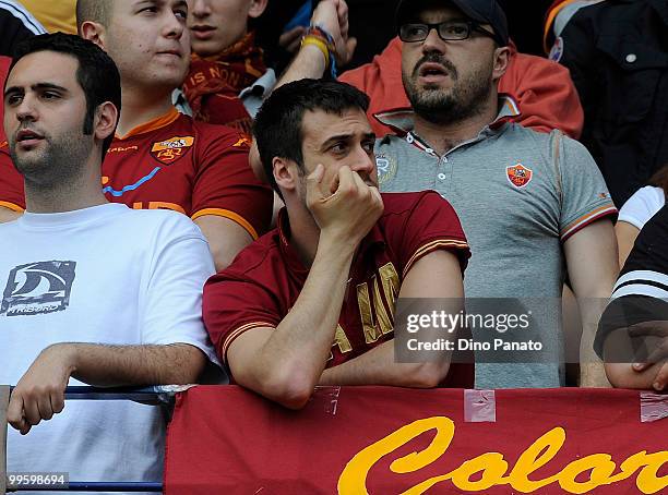 Fans of Roma shows his dejection during the Serie A match between AC Chievo Verona and AS Roma at Stadio Marc'Antonio Bentegodi on May 16, 2010 in...